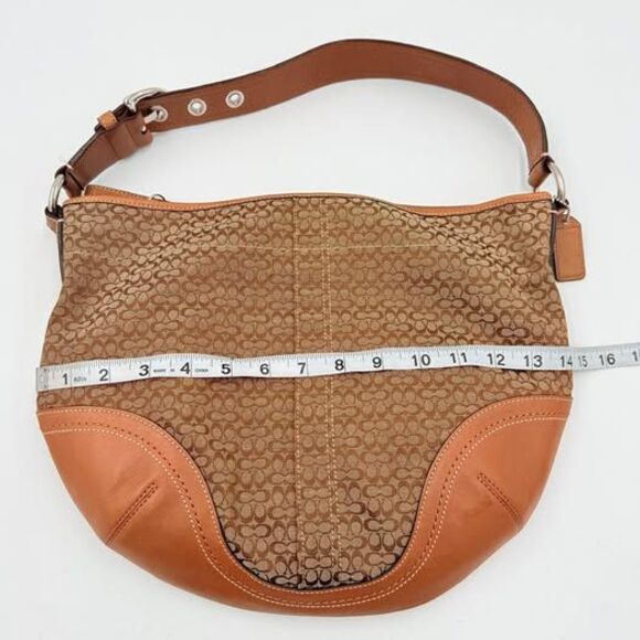 Coach Handbags - COACH brown and tan vintage Y2K hobo shoulder bag